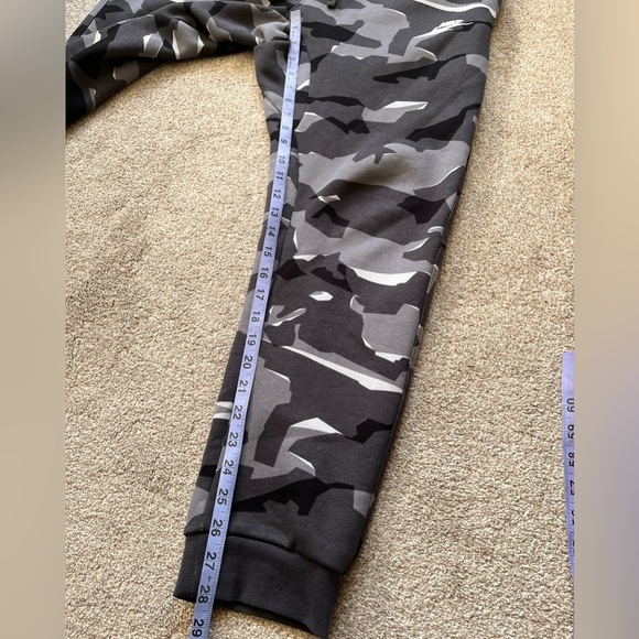 Mens Nike Sportswear Club Camo Joggers Large Like NEW - Picture 10 of 13
